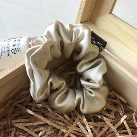 Scrunchies Satin Untuk Rambut